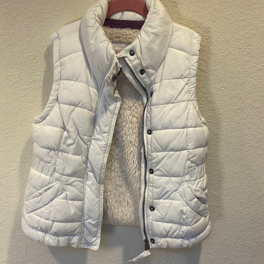H&M girls white puffer vest 8/9 youth